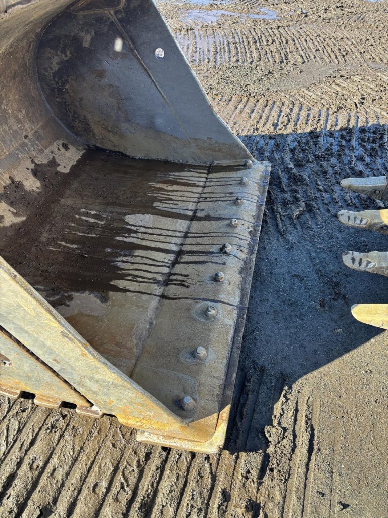 CAT excavator bucket