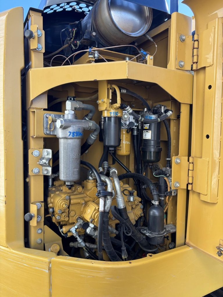CAT excavator inner workings